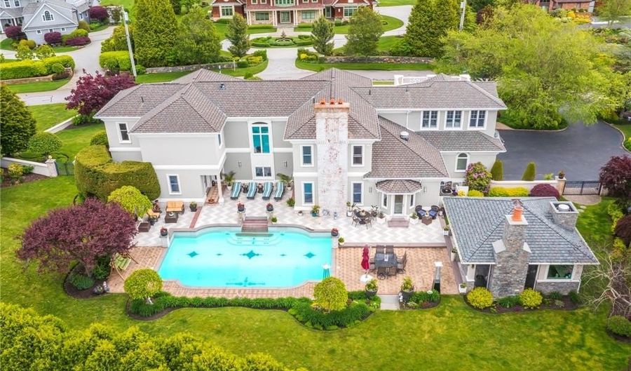 126 Cliff Dr, Narragansett, RI 02882 - 4 Beds, 4 Bath