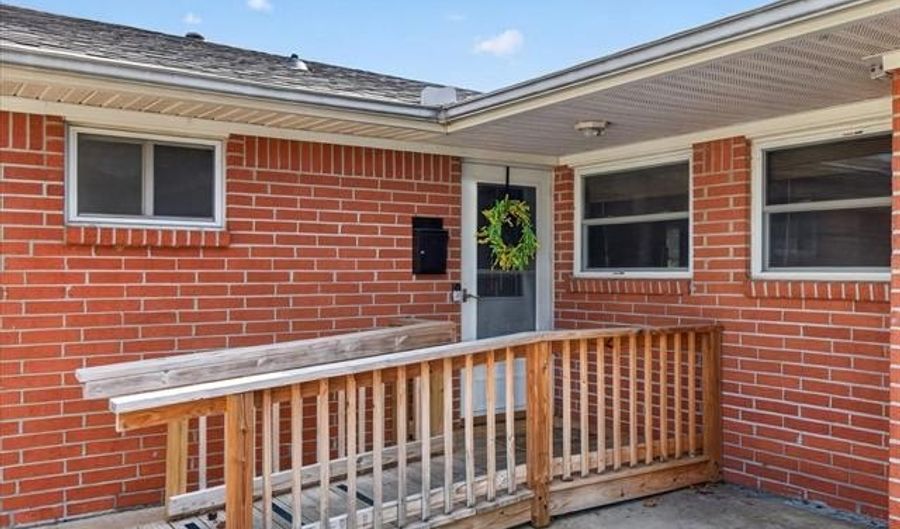 213 SE Roselawn Ave, Bartlesville, OK 74006 - 3 Beds, 2 Bath