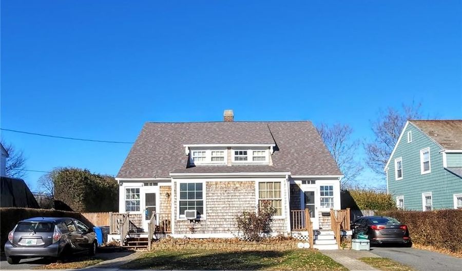 73 Old Fort Rd, Newport, RI 02840 - 4 Beds, 2 Bath
