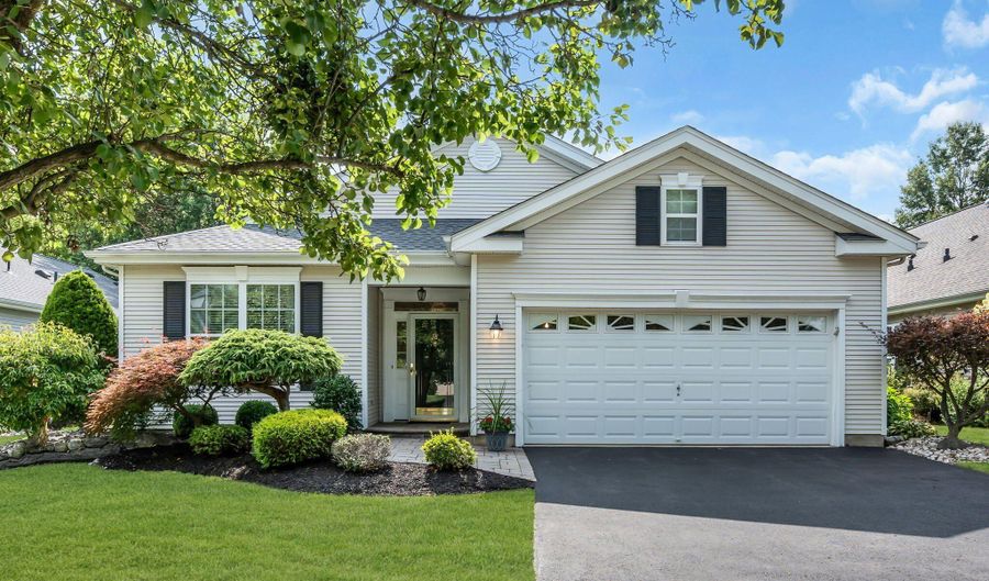 18 Powderhorn Way, Allentown, NJ 08501 - 2 Beds, 2 Bath