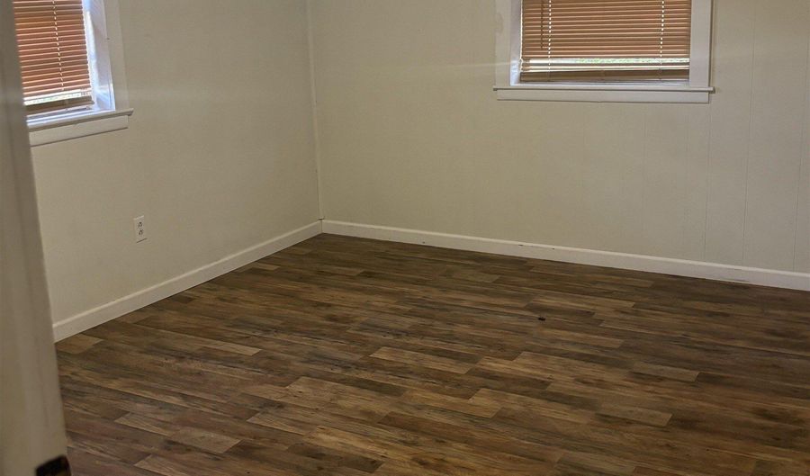 212 Broughton Ave, Andalusia, AL 36420 - 2 Beds, 1 Bath