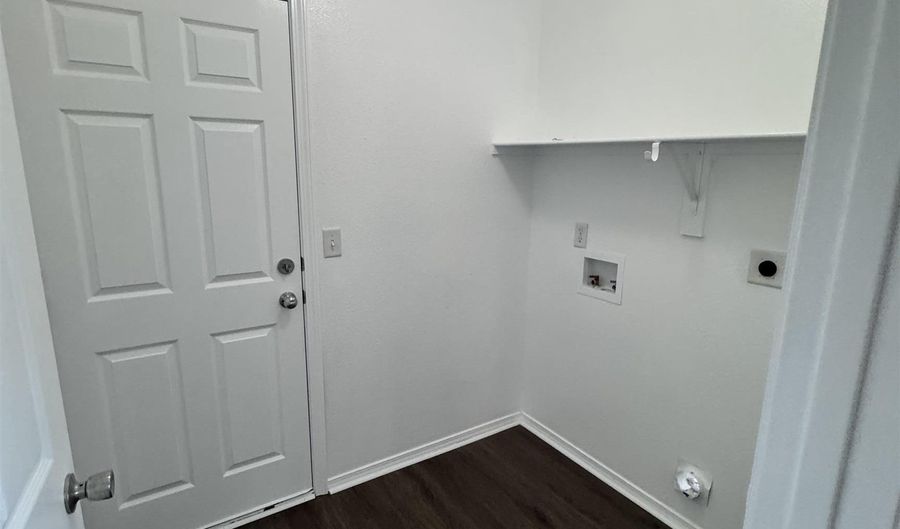 5041 Red Fox Trl, Bauxite, AR 72011 - 3 Beds, 2 Bath