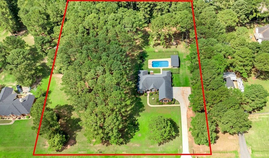 127 CHARLIE Ln, Albany, GA 31707 - 4 Beds, 3 Bath