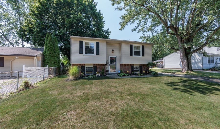 1404 Kendale Dr, Akron, OH 44314 - 4 Beds, 2 Bath