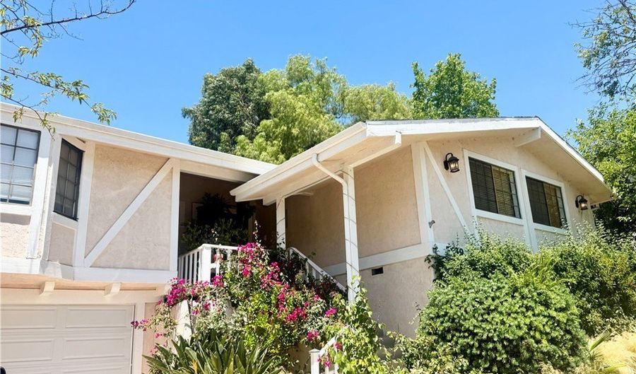 5539 Fairview Pl, Agoura Hills, CA 91301 - 4 Beds, 3 Bath
