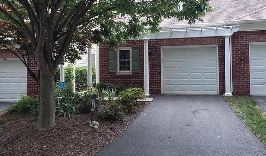 44397 OAKMONT MANOR Sq, Ashburn, VA 20147 - 3 Beds, 3 Bath