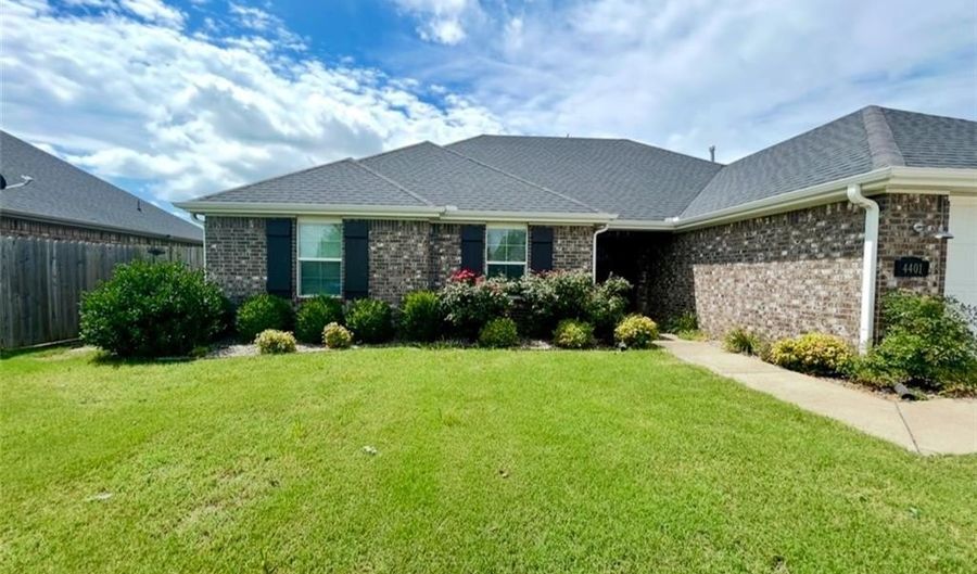 4401 Cornerstone Rd, Bentonville, AR 72713 - 3 Beds, 2 Bath