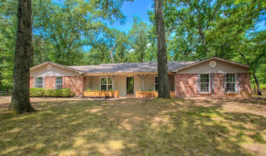 300 Oakmont Dr, Alexander, AR 72002 - 4 Beds, 3 Bath