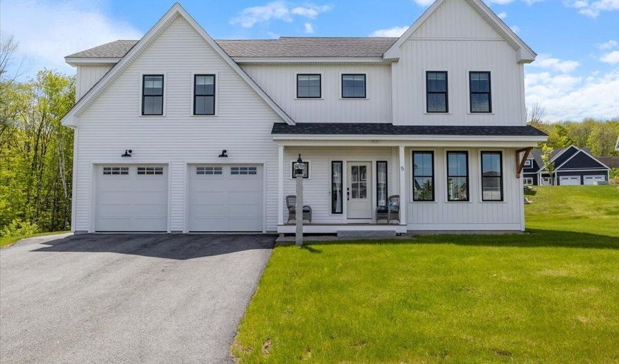 5 Cobblestone St, Falmouth, ME 04105 - 4 Beds, 3 Bath