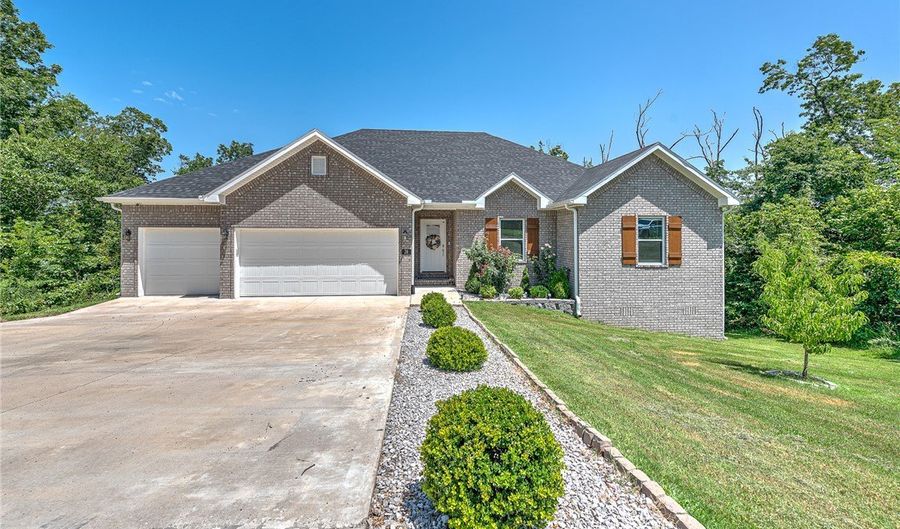 28 Copinsay Dr, Bella Vista, AR 72715 - 3 Beds, 3 Bath