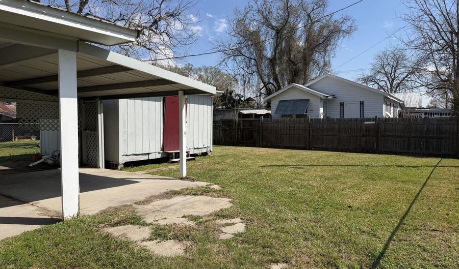 903 Chevis St, Abbeville, LA 70510 - 3 Beds, 1 Bath