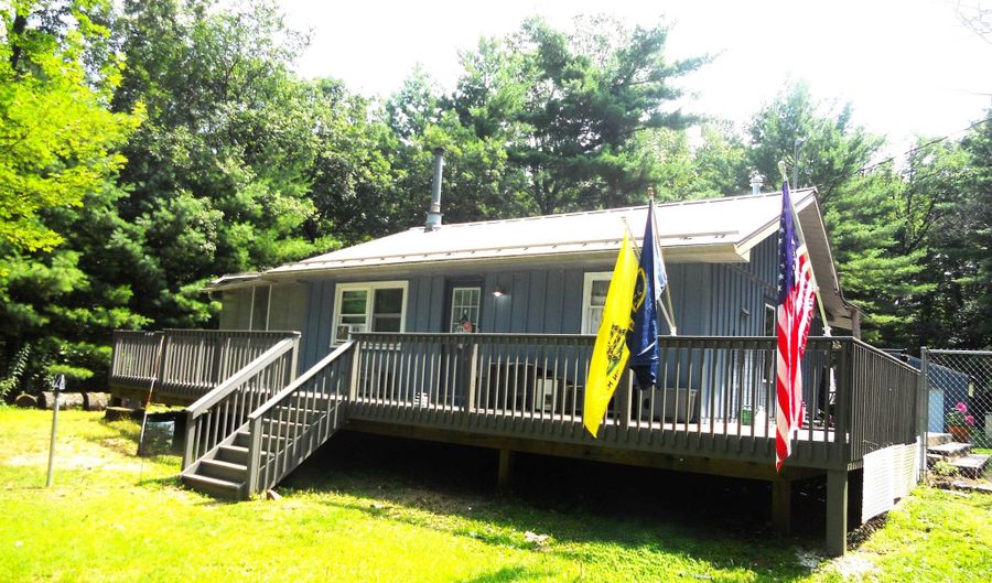 W4643 S Pearl Lake Road, Redgranite, WI 54970 - 2 Beds, 1 Bath