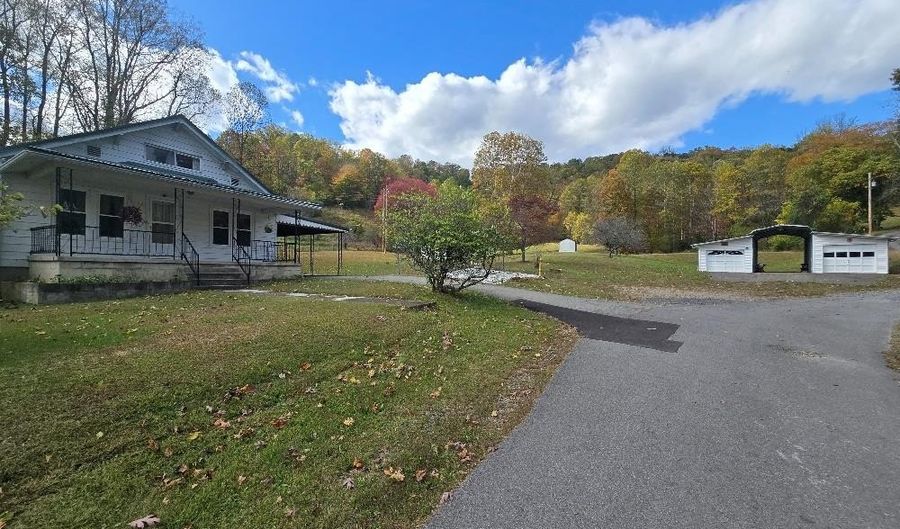 113 Fox Ave, Ansted, WV 25812 - 3 Beds, 2 Bath