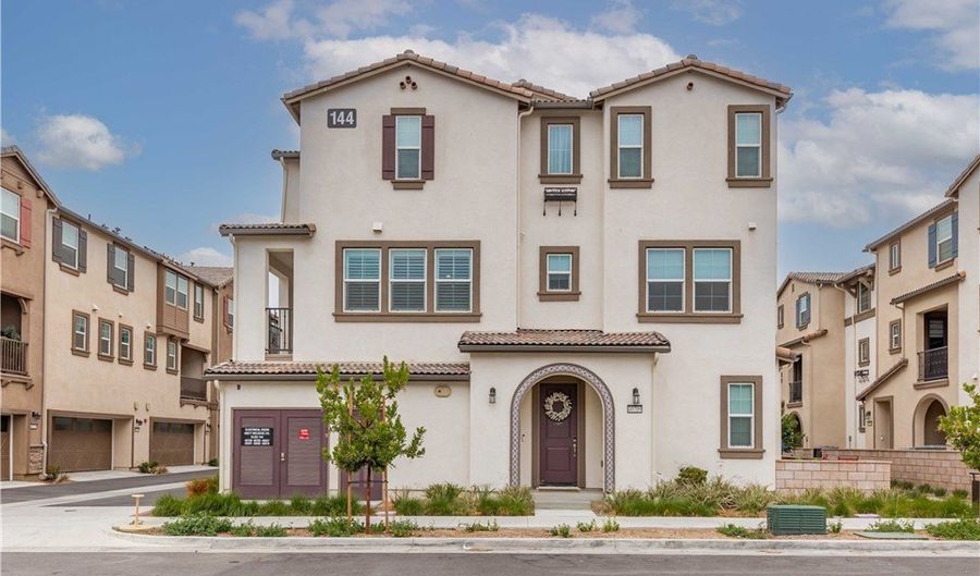 40709 Melrose Dr, Temecula, CA 92591 - 4 Beds, 4 Bath