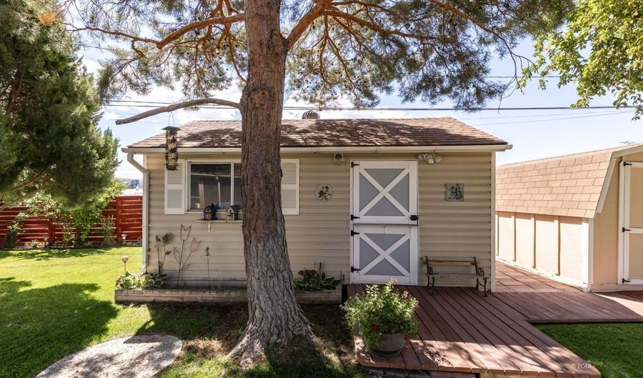 1952 View Dr, Elko, NV 89801 - 3 Beds, 2 Bath