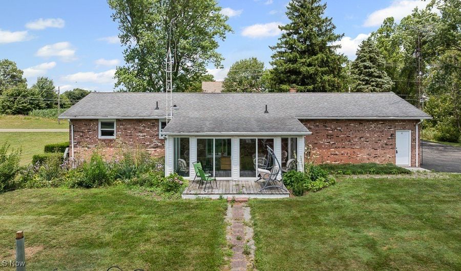 12050 Beech St NE, Alliance, OH 44601 - 3 Beds, 1 Bath