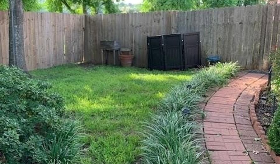 7830 Millicent Cir, Shreveport, LA 71105 - 2 Beds, 2 Bath