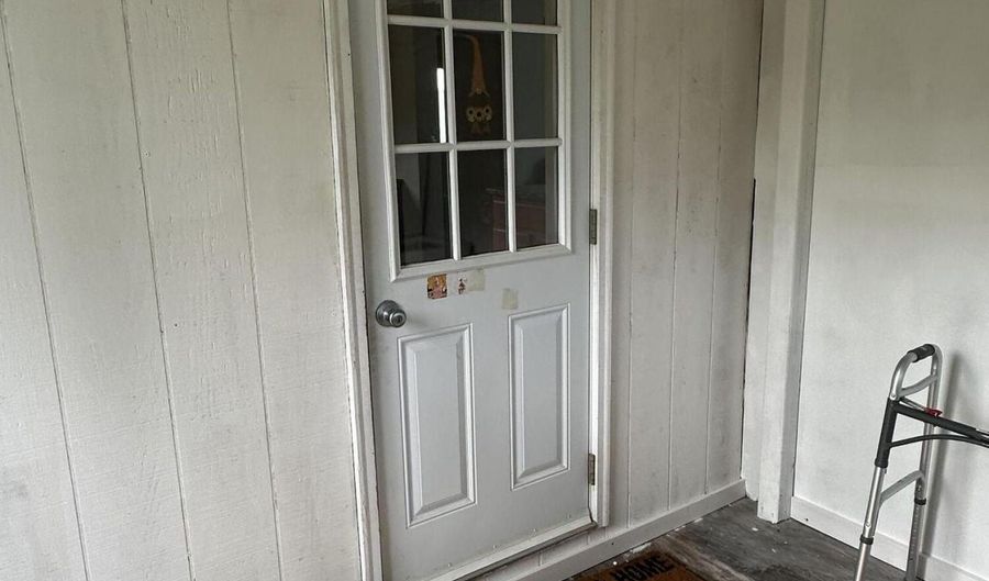 228 Belmont Ave, Belfast, ME 04915 - 2 Beds, 1 Bath