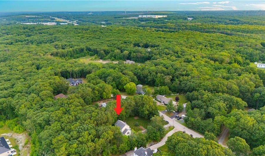 24 Poppy Hill Dr, Johnston, RI 02919 - 3 Beds, 3 Bath