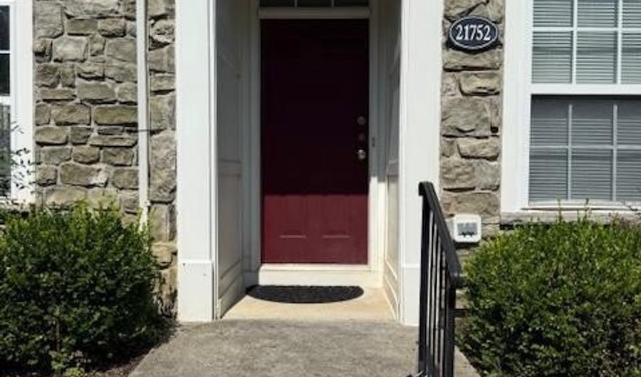 21752 ASCOT Ct, Ashburn, VA 20147 - 3 Beds, 3 Bath