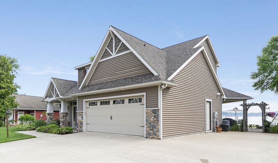255 Lane 345 Crooked Lk, Angola, IN 46703 - 4 Beds, 3 Bath