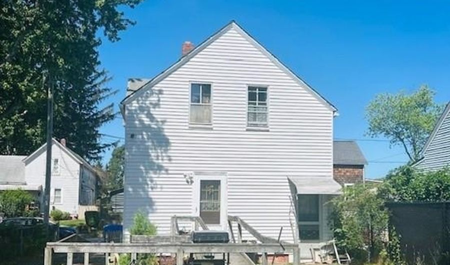 92 Halleck Ave, East Providence, RI 02915 - 3 Beds, 2 Bath