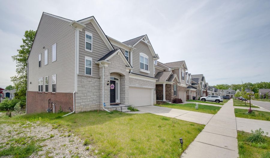 2825 Dillon Dr, Ann Arbor, MI 48105 - 5 Beds, 3 Bath