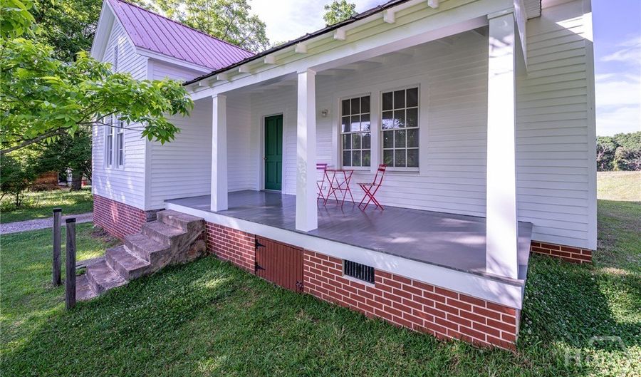 357 Little Oak St, Athens, GA 30601 - 2 Beds, 2 Bath