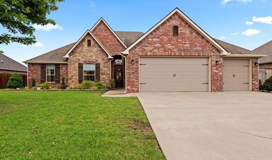 5615 Cooper Ct, Bartlesville, OK 74006 - 4 Beds, 3 Bath
