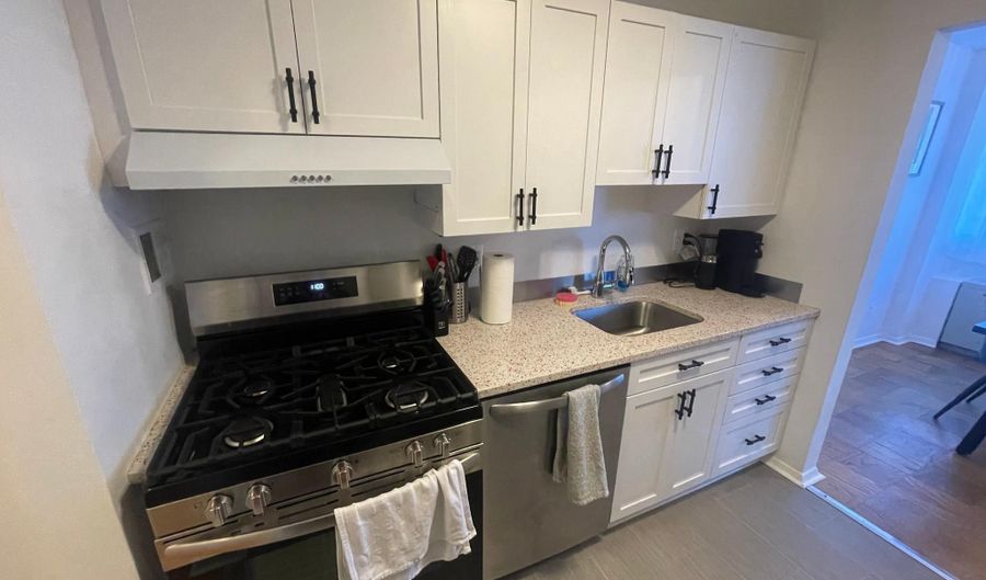 4343 CHERRY HILL Rd 201, Arlington, VA 22207 - 2 Beds, 2 Bath