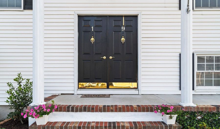 19 Elm St, Beachwood, NJ 08722 - 4 Beds, 3 Bath