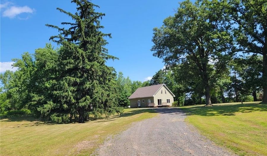 957 106th Ave, Amery, WI 54001 - 3 Beds, 2 Bath