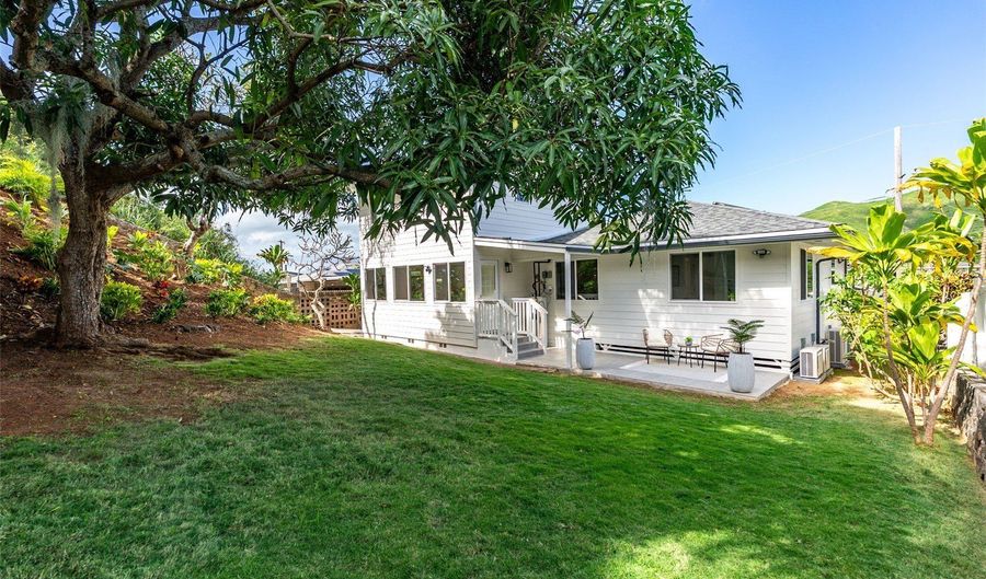 1237 Nanialii St, Kailua, HI 96734 - 4 Beds, 3 Bath