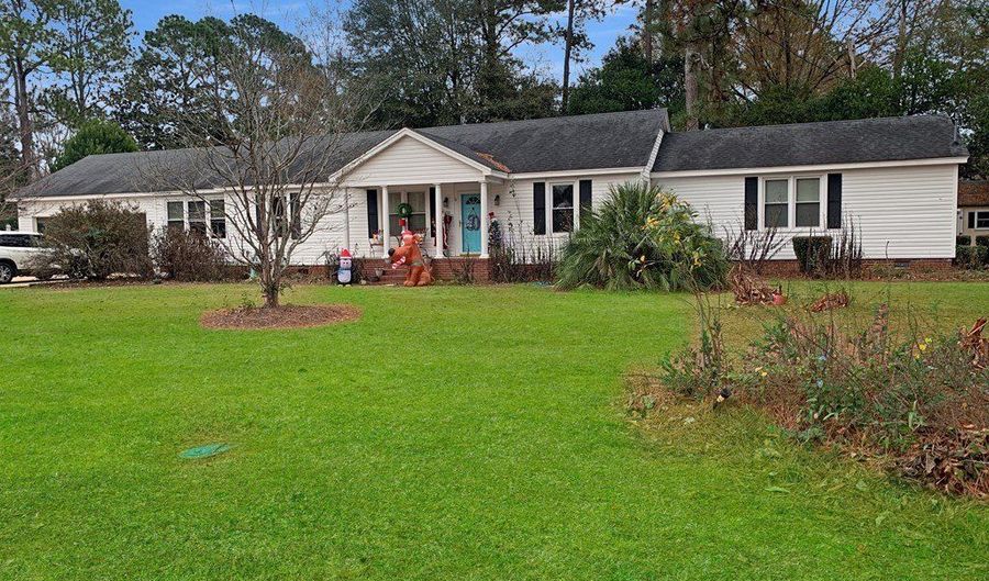 111 Ellen St, Bishopville, SC 29010 - 4 Beds, 2 Bath