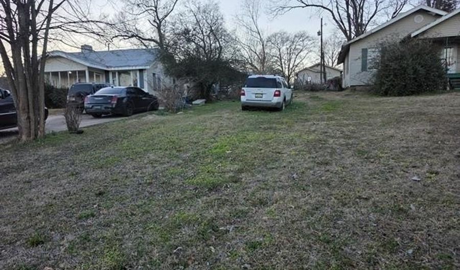 209 BAYVIEW Dr, Adamsville, AL 35005 - 2 Beds, 1 Bath