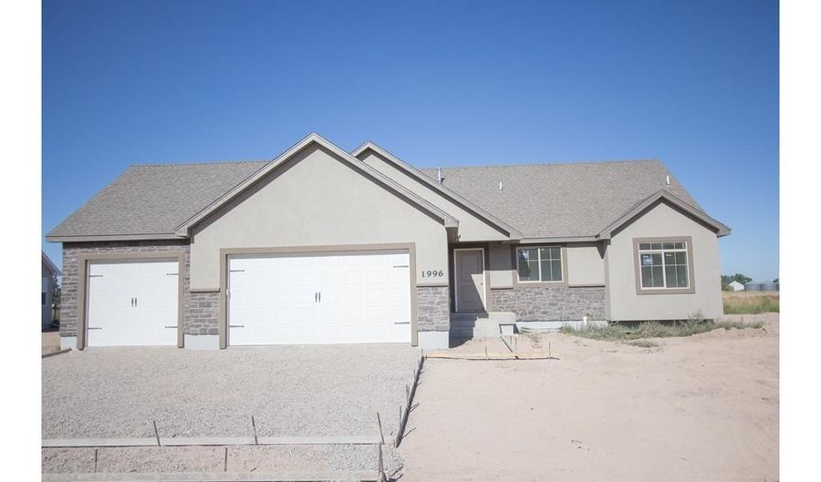 1996 S Bellagio Dr, Ammon, ID 83406 - 6 Beds, 3 Bath