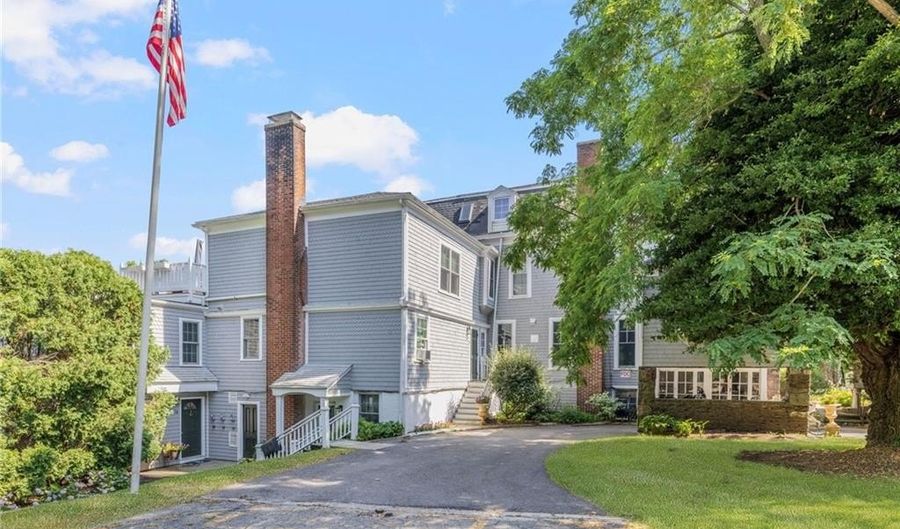44 Bliss Mine Rd 10, Middletown, RI 02842 - 2 Beds, 3 Bath