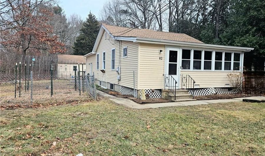 82 Wood St, Coventry, RI 02816 - 2 Beds, 1 Bath