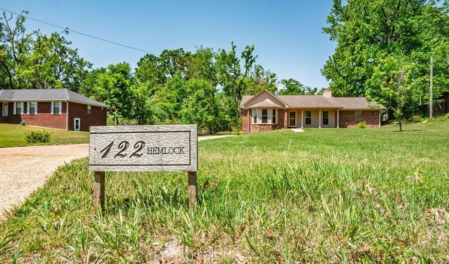 122 Hemlock Rd, Batesville, MS 38606 - 3 Beds, 2 Bath