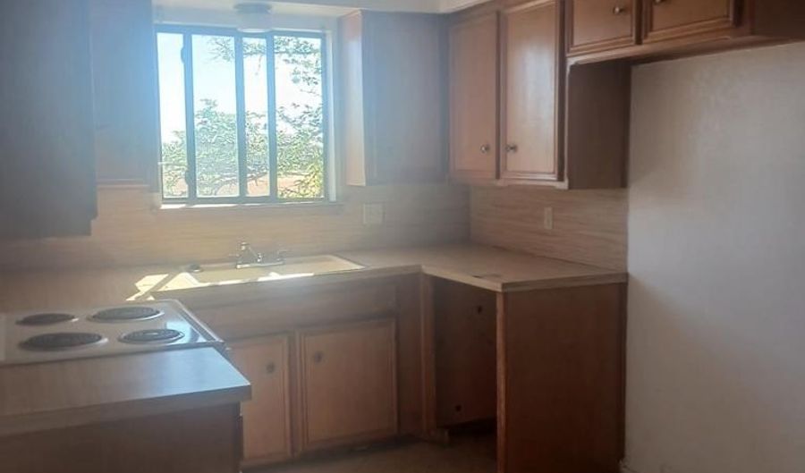 404 SE 6th St A-D, Andrews, TX 79714 - 8 Beds, 1 Bath