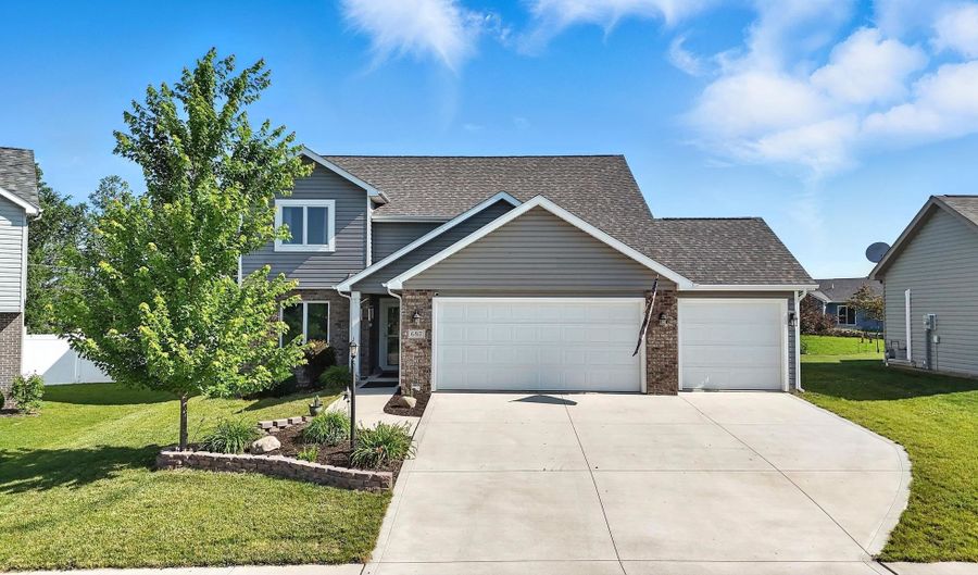 687 Sully Ct, Angola, IN 46703 - 4 Beds, 3 Bath