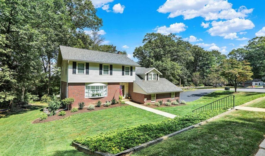 13 EDGEDALE Ct, Reading, PA 19610 - 4 Beds, 4 Bath