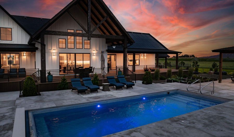 281 Lakeshore Dr, American Falls, ID 83211 - 5 Beds, 5 Bath
