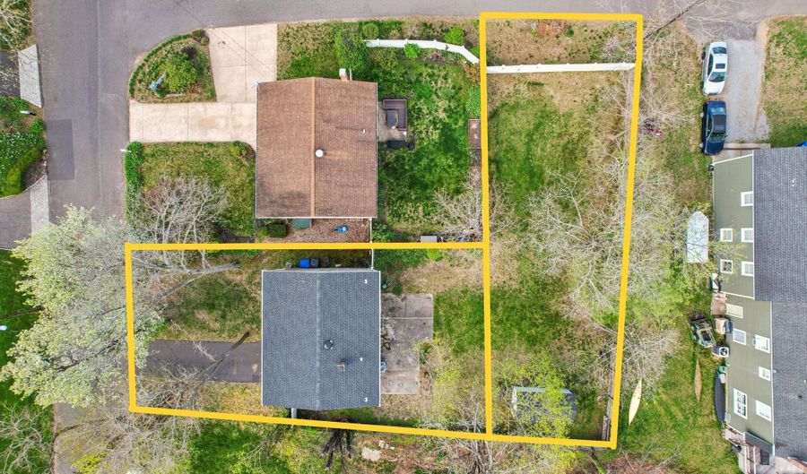 22 Meadowbrook Ave, Atlantic Highlands, NJ 07716 - 4 Beds, 2 Bath