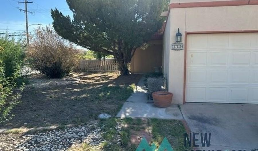 1716 Trevino Ct, Carlsbad, NM 88220 - 2 Beds, 2 Bath