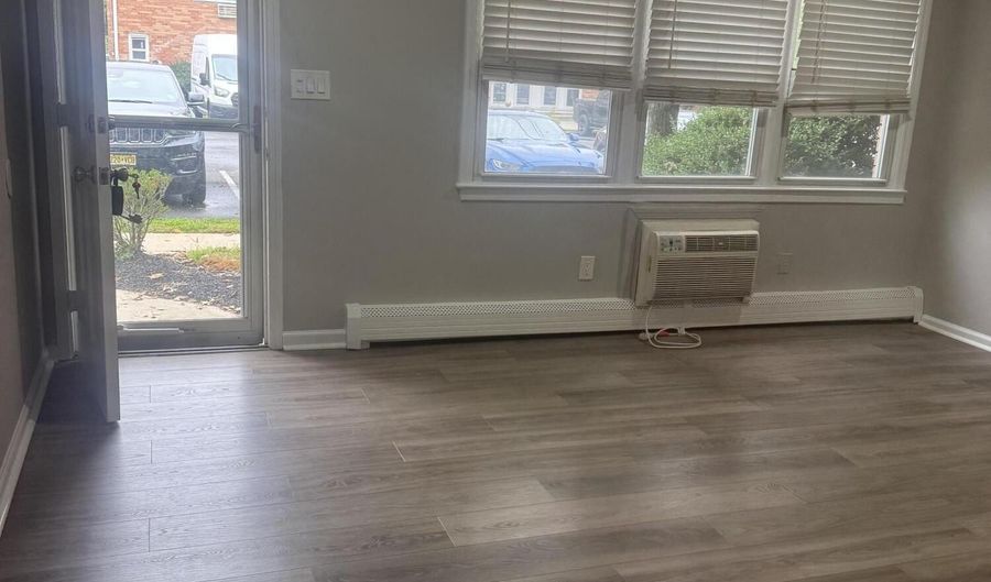 96 East Ave 65, Atlantic Highlands, NJ 07716 - 1 Beds, 1 Bath