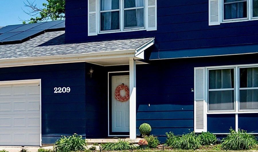 2209 4th St SW, Altoona, IA 50009 - 3 Beds, 3 Bath