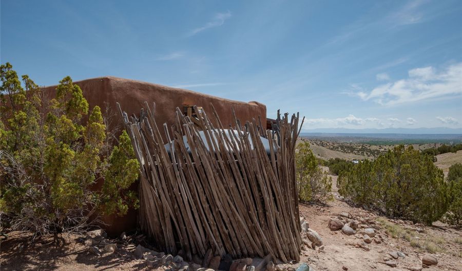 126 CR 156 A, Abiquiu, NM 87510 - 1 Beds, 1 Bath