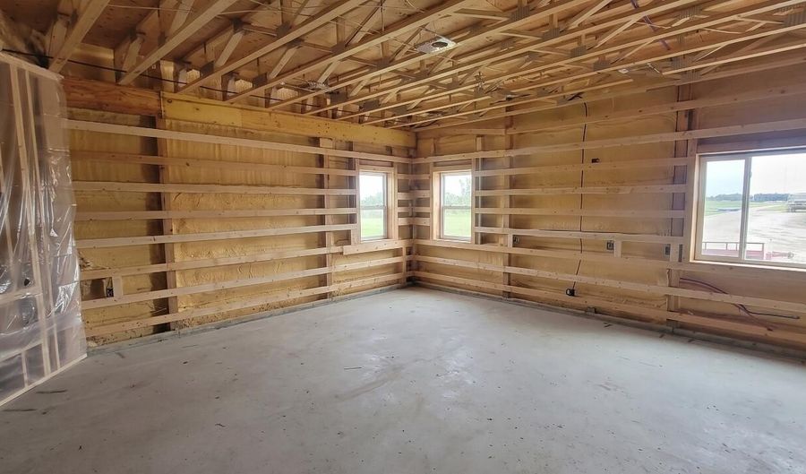 38390 133rd St, Aberdeen, SD 57401 - 3 Beds, 2 Bath