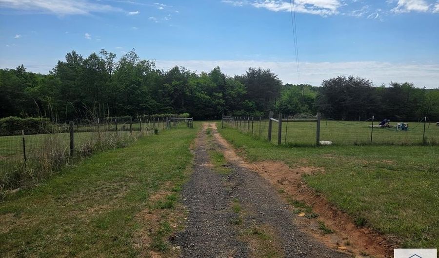 3184 Old Liberty Dr, Axton, VA 24054 - 3 Beds, 2 Bath